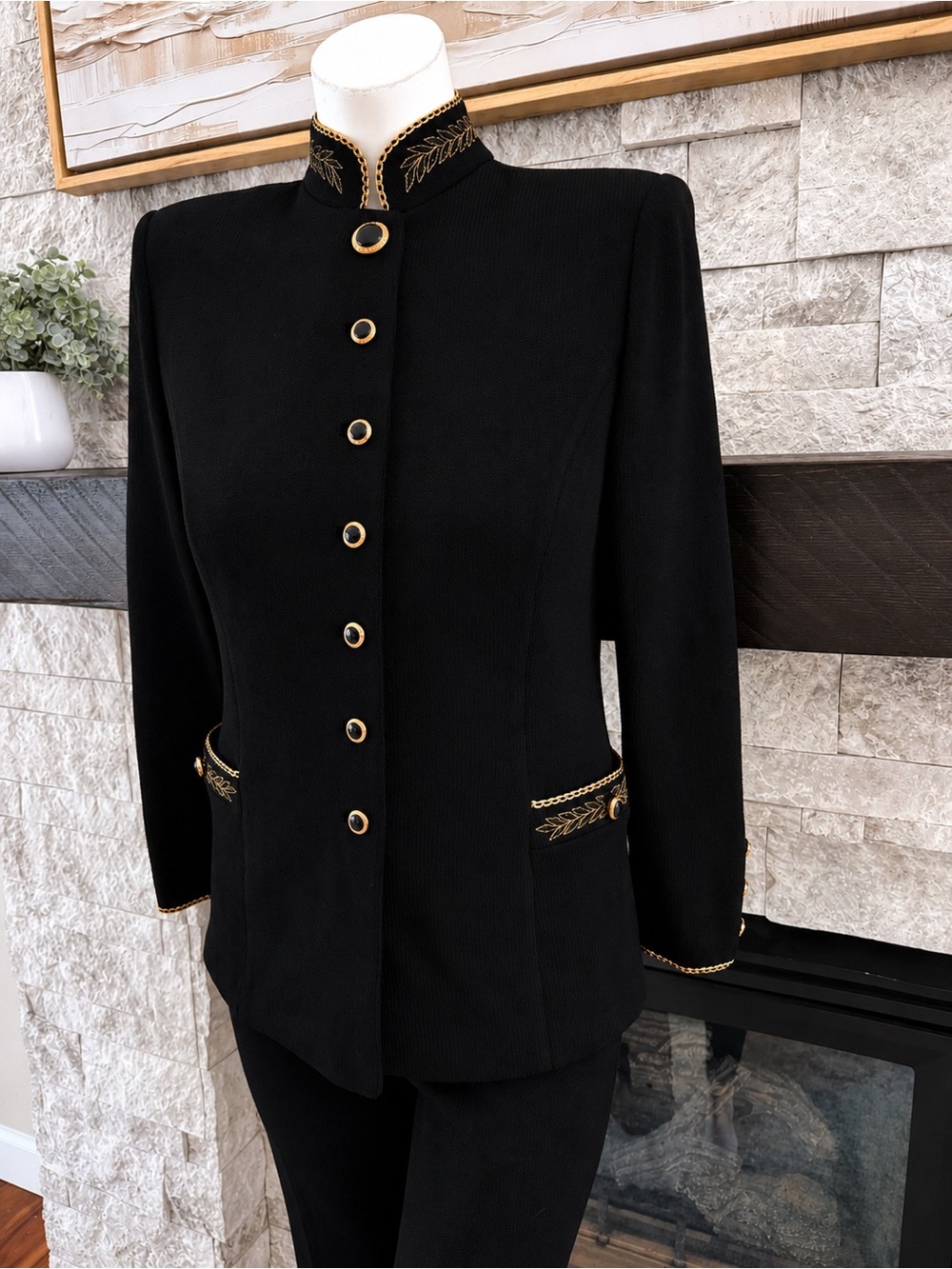 St John Collection Santana Knit Mandarin Collar Embroidered Jacket Gold Trim 4 - Picture 2 of 12
